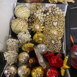 Vintage bundle of ornaments⭐️